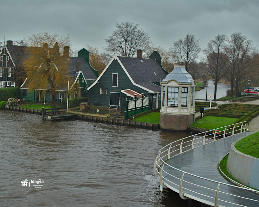 Beautiful tradional houses in Zaanse Schans